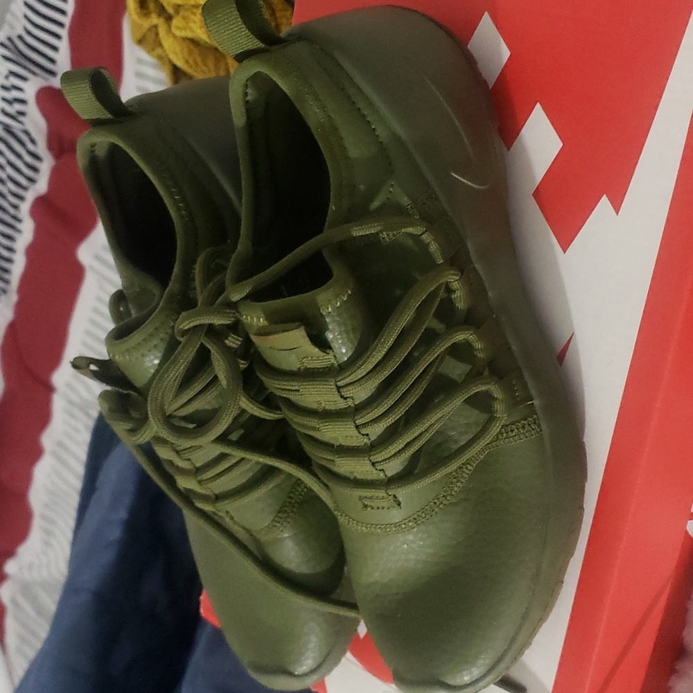7.5 nike shoes
